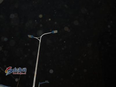 石码江滨公园沿路多盏路灯不亮 市民夜间出行不便