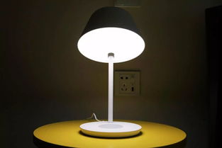 照明充电两不误 Yeelight星辰台灯Pro体验