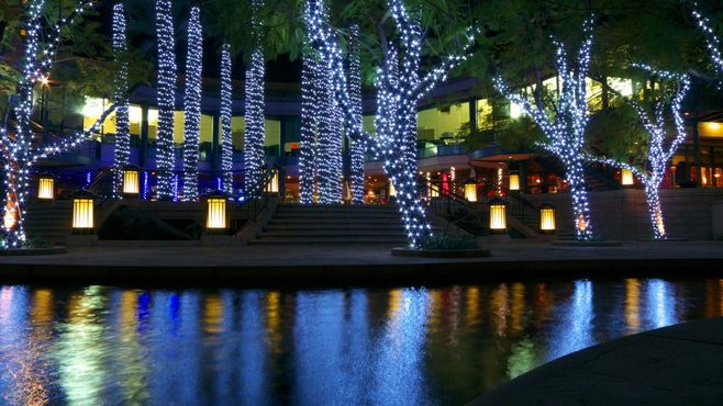 商业广场夜景照明设计 树阵广场的景观照明艺术